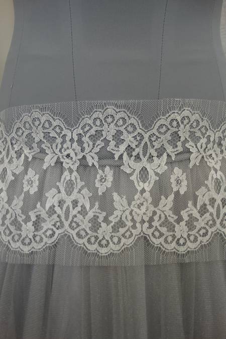 pizzo chantilly bianco naturale nylon Foto 1