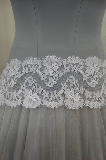 pizzo chantilly bianco naturale nylon Foto 1