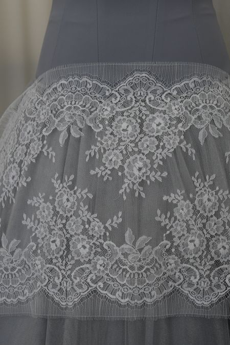 pizzo chantilly bianco seta comp cotone nylon Foto 1