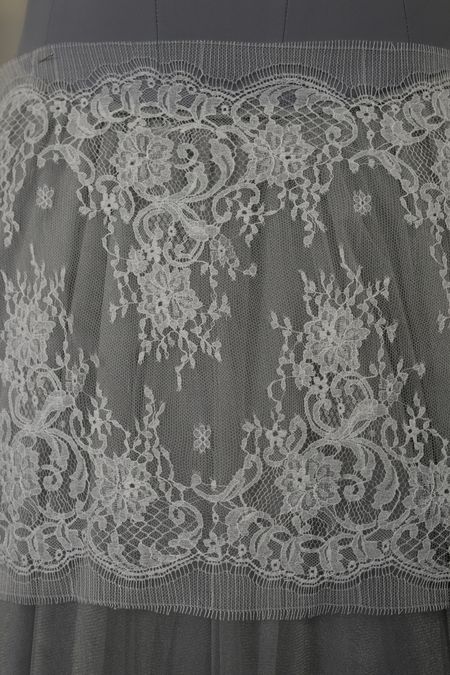 pizzo chantilly bianco seta comp cotone nylon Foto 1