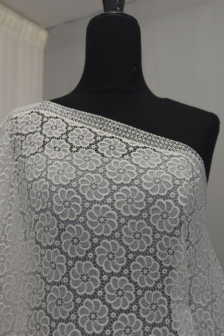 macrame bianco seta 140 Foto 1