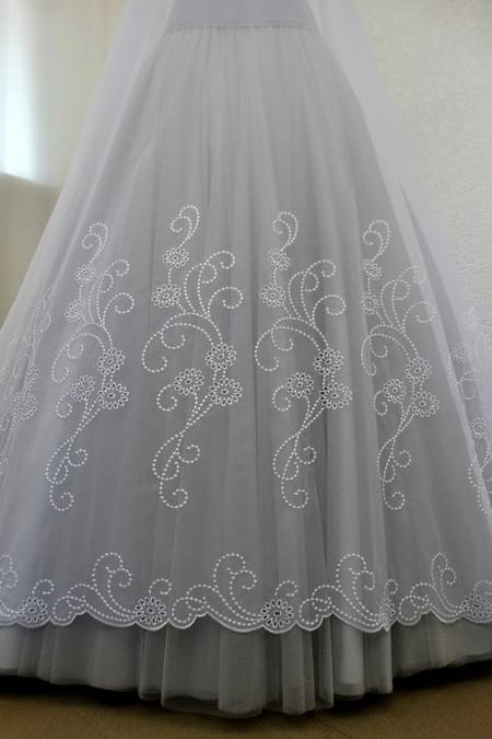 Tulle ricamato bianco alt cm 140