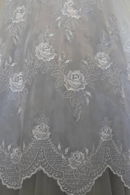 Organza ricamata bianco cm 1 40