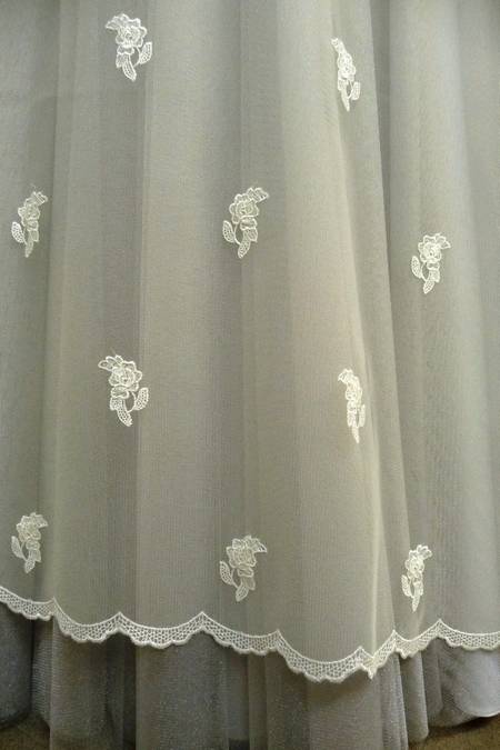 Tulle ricamato avorio cm 140