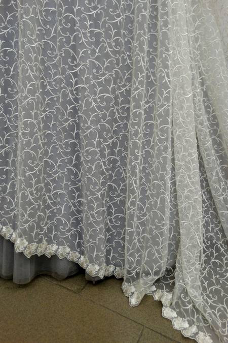 Tulle ricamato avorio cm 130