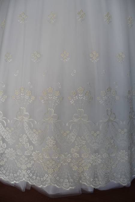 macrame ricamato avorio Foto 1