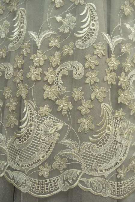 macrame ricamato argento avorio 150 Foto 1