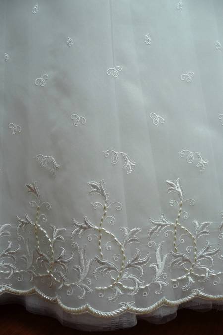 Organza ricamata a mano con olivette bianco alt cm 140