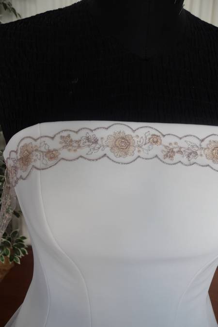 tramezzo tulle ricamato b2090 Foto 1