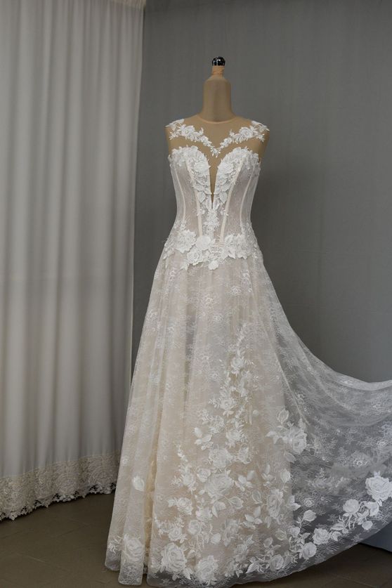 sposa pizzo chantilly applicazioni tulle mano seta Foto 1