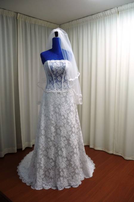 sposa pizzo chantilly bianco Foto 1