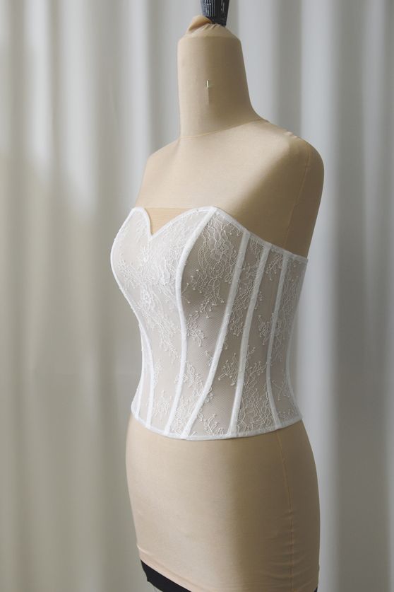 pizzo chantilly base tulle seta realizzabile misura modificabile richiesta Foto 1