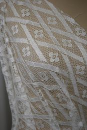 pizzo chantilly bianco seta 150 Foto 3