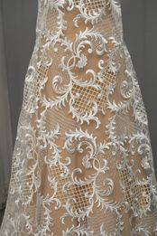 tulle ricamato avorio 135 Foto 4