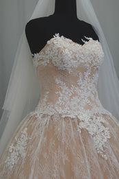 Atelier Abiti da Sposa su misura artigianali di Sartoria