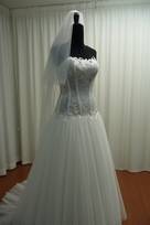 Atelier Abiti da Sposa su misura artigianali di Sartoria