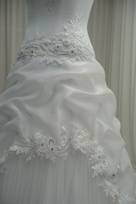 abito sposa perlata applicazioni rebrode strass swarovski Foto 3