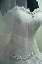 Atelier Abiti da Sposa su misura artigianali di Sartoria