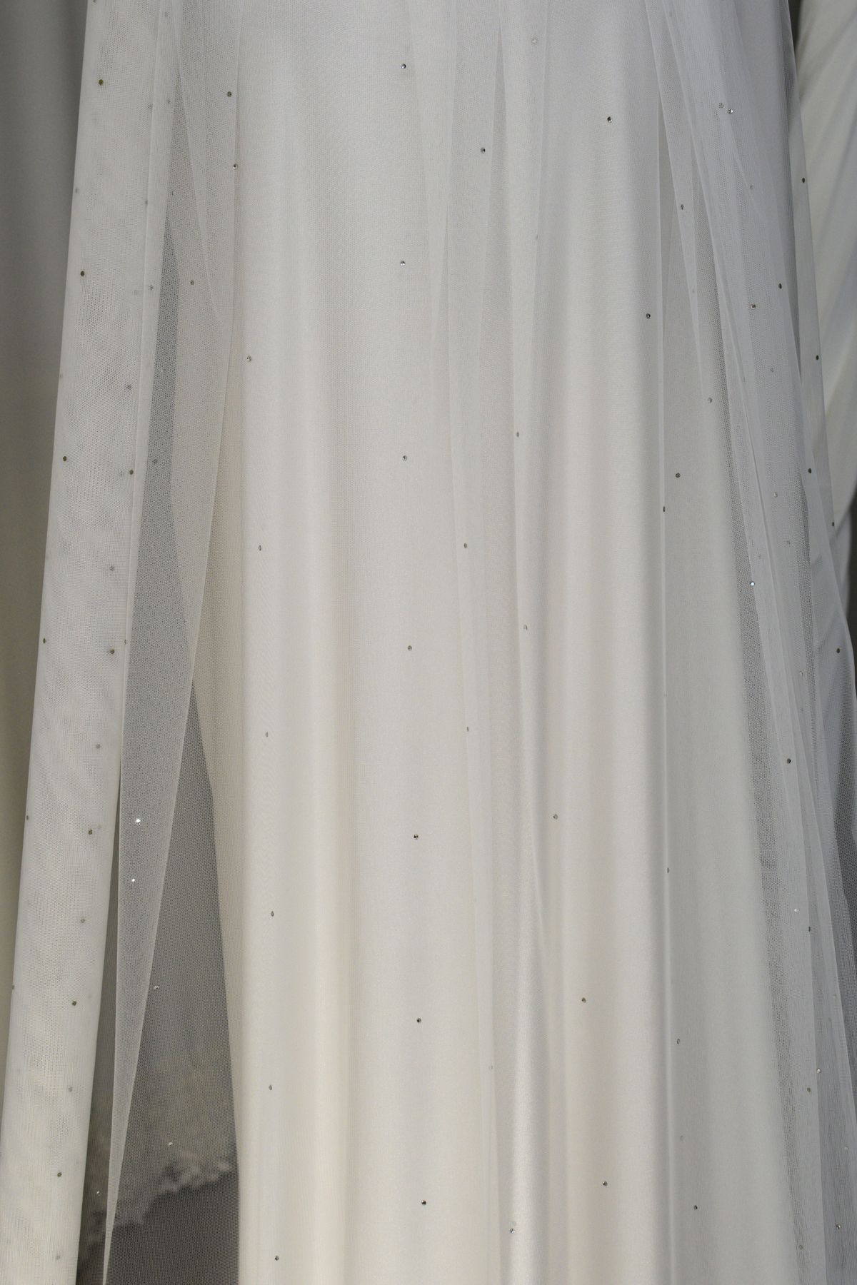 tulle strass swarovski (150 strass al metro lineare) per veli e gonne altezza cm 150 su richiesta anche in alt cm 300 Art 0001L