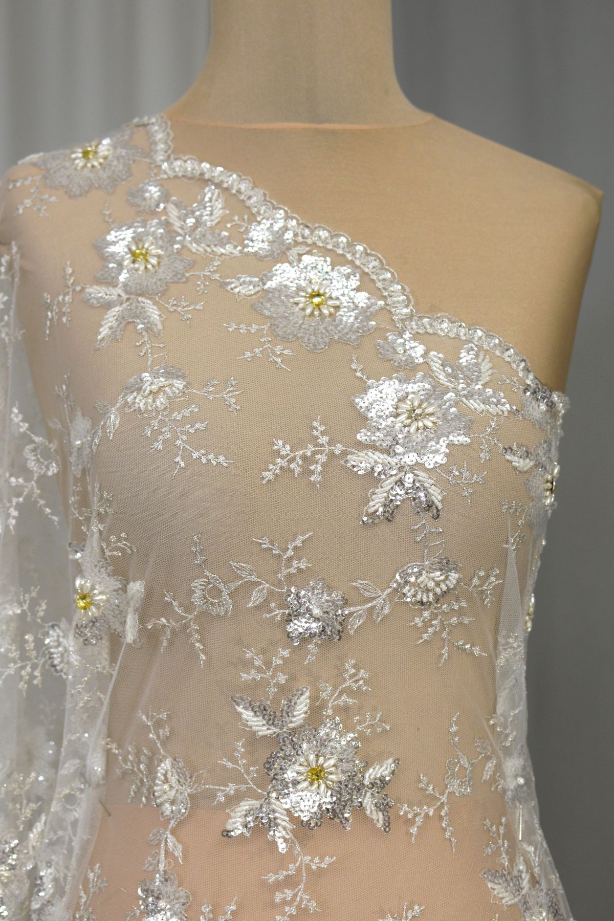 tulle pizzo ricamato a mano perle strass cm 135 140 avorio chiaro silver Art 00022H