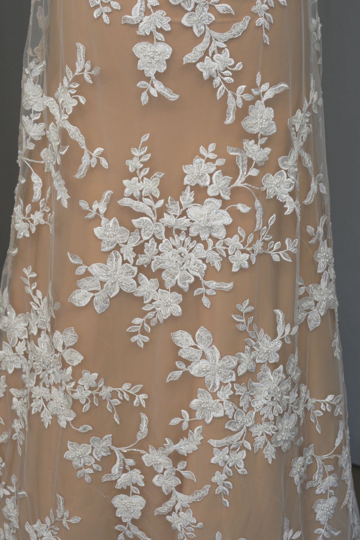 pizzo rebrode ricamato perle avorio naturale anche bianco seta h cm 130 Art 00024T