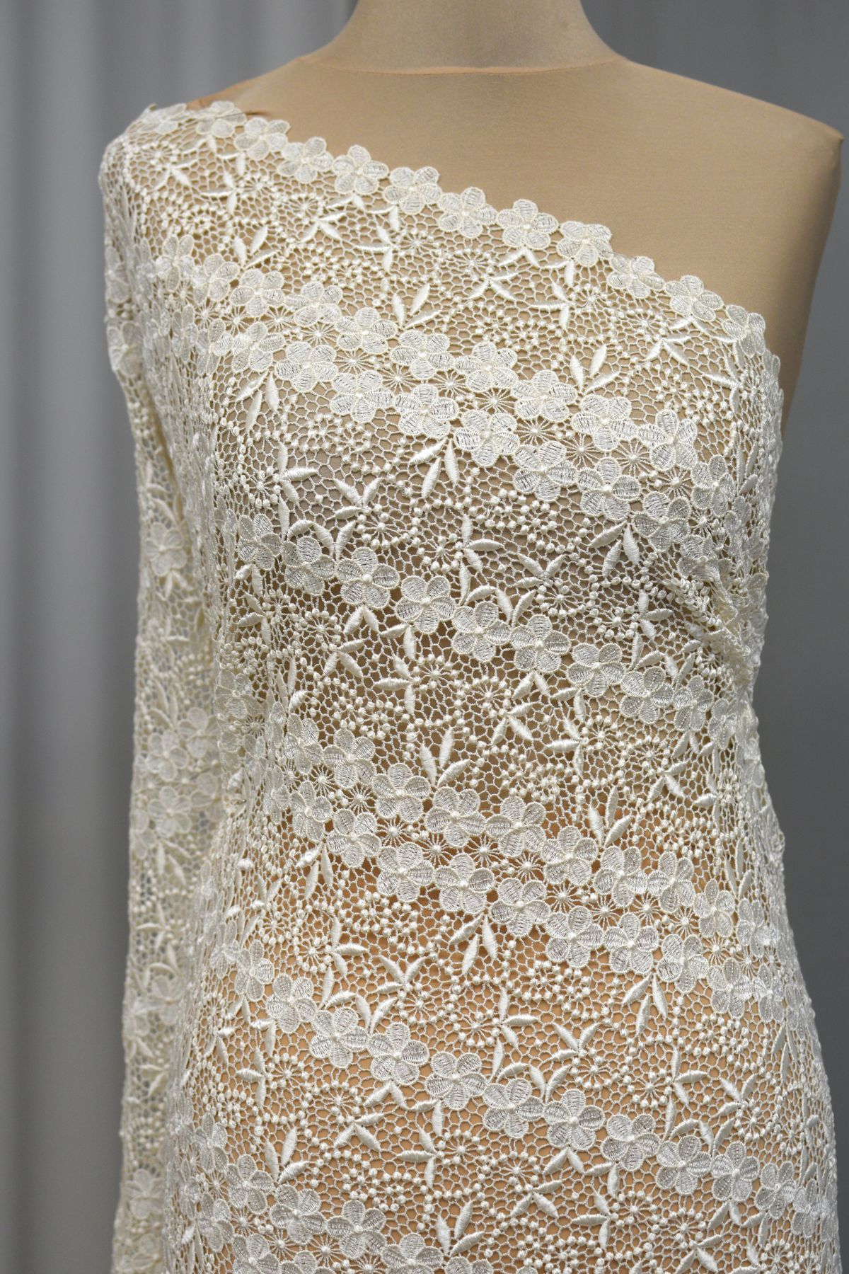 pizzo macrame avorio cm 140 (disponibile anche nel colore biancoseta) Art 00025E