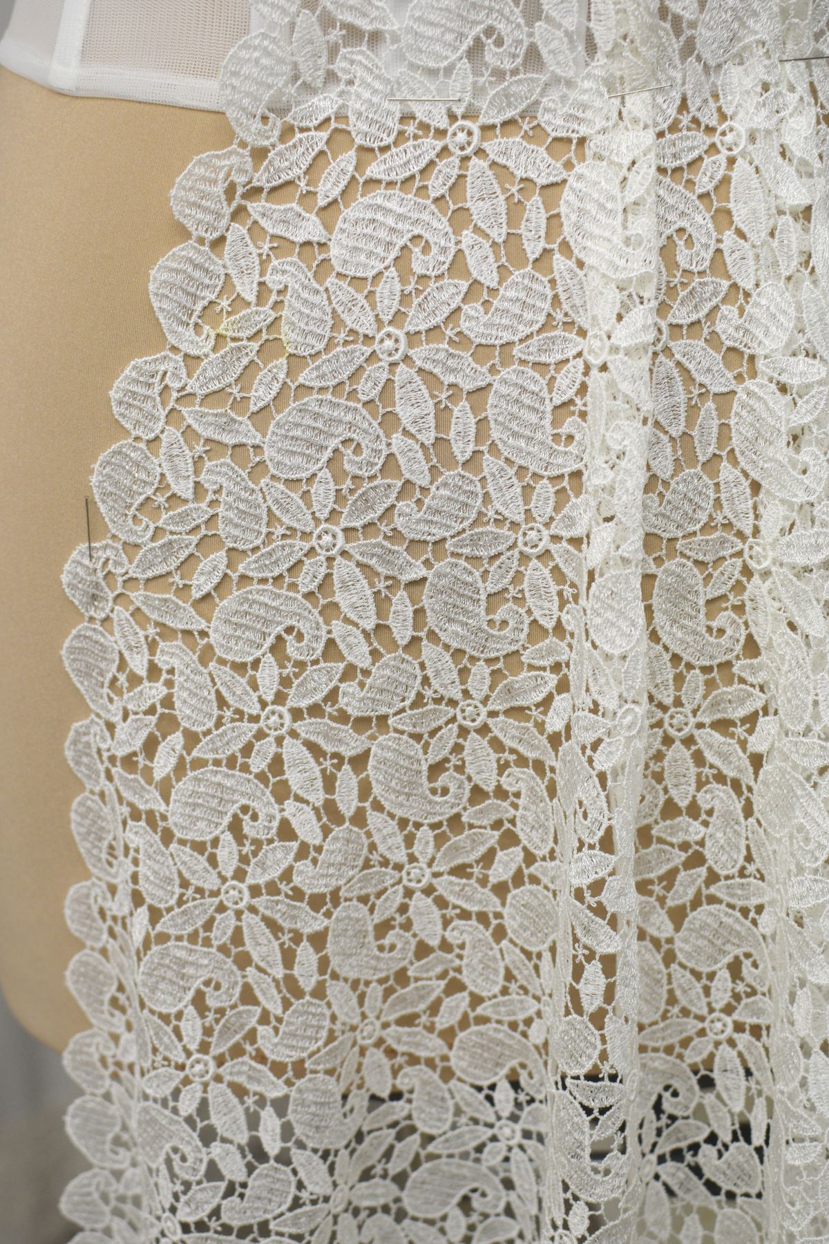 pizzo macrame morbido mano seta colore naturale e bianco seta alt cm 135 Art 00055