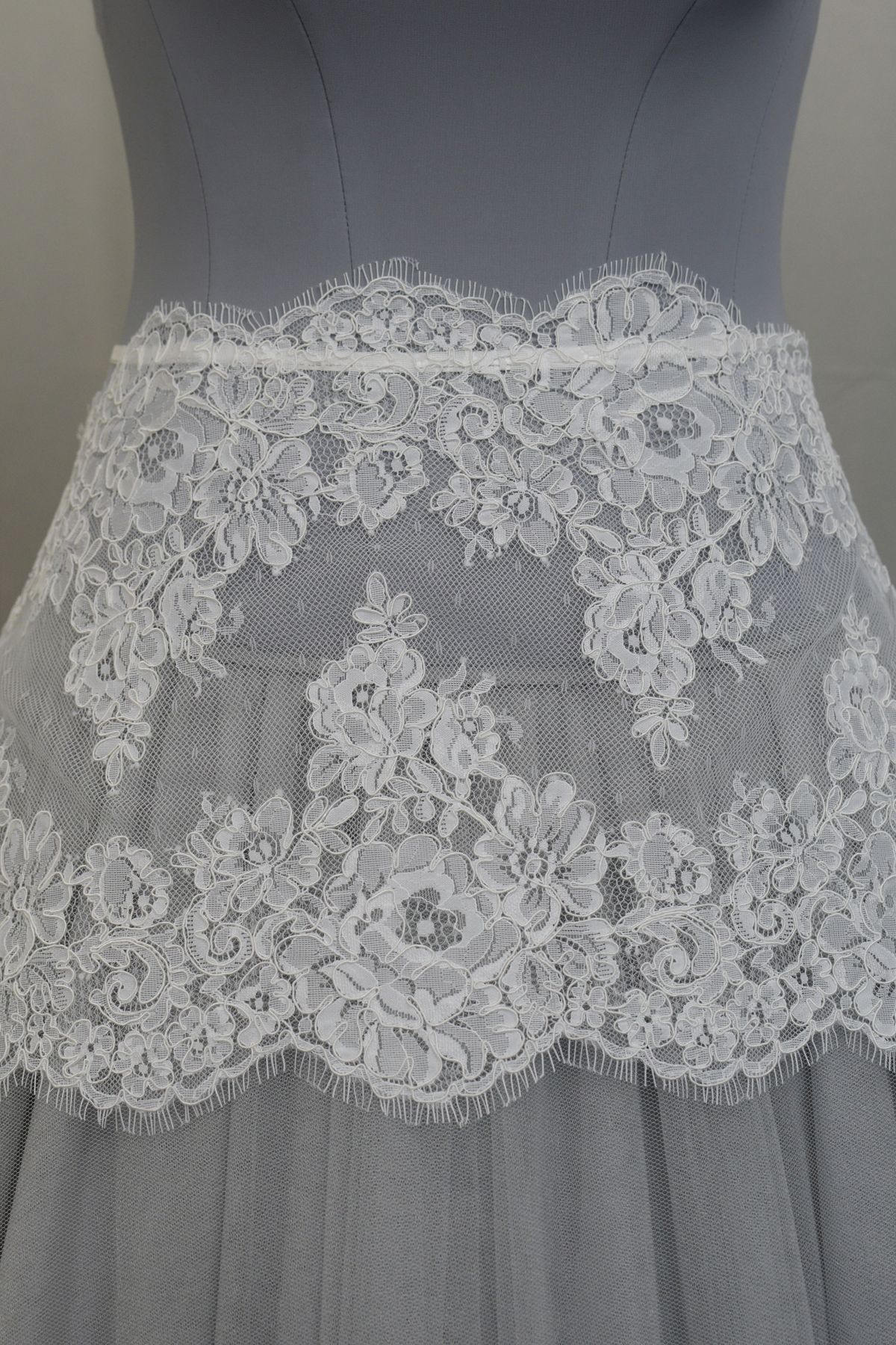 bordo tulle rebrode bianco seta h cm 29 anche bianco Art 0091F