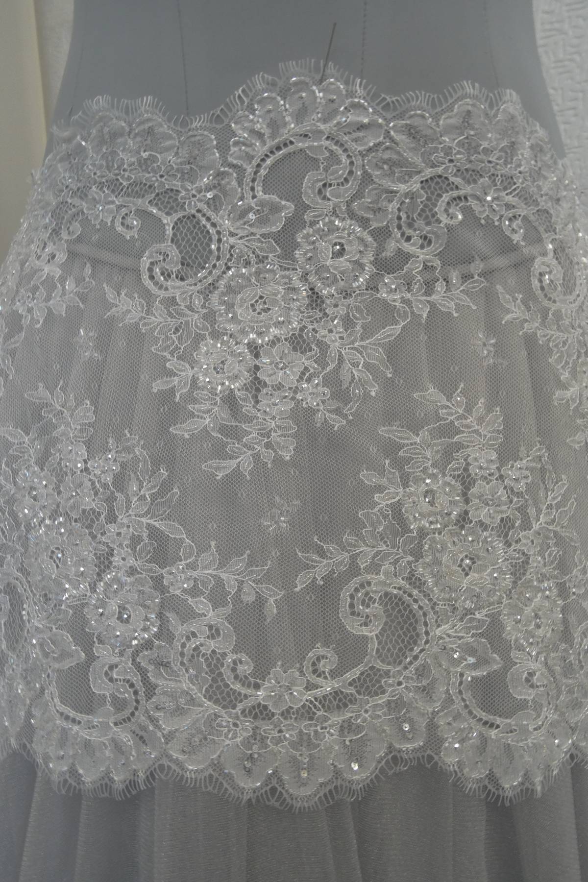 bordo pizzo rebrode bianco seta con microricamo cm 34 Art 0104B