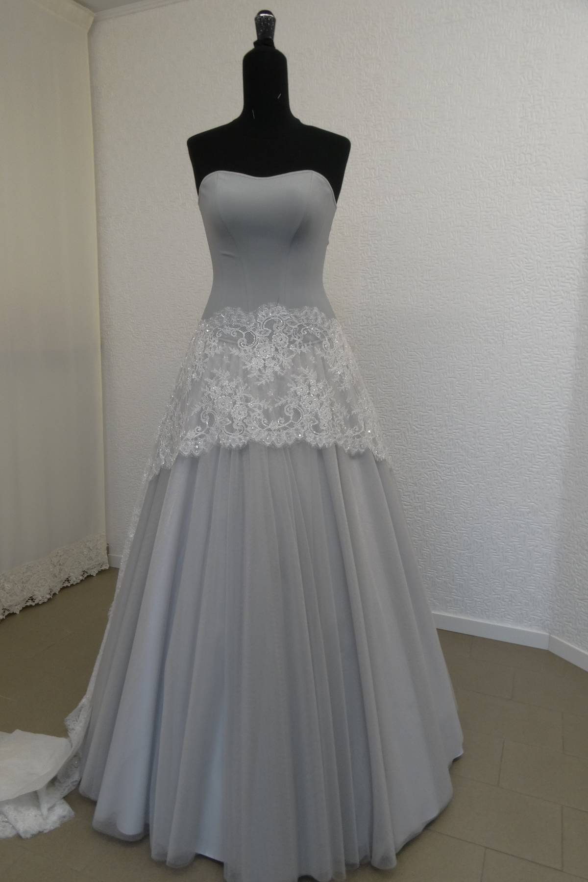 bordo pizzo rebrode bianco seta con microricamo cm 34 Art 0104B