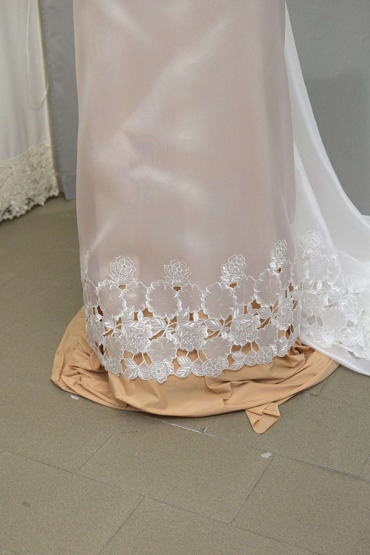 organza ricamata intagliata a mano h cm 150 per applicazioni 3d Art 0168G