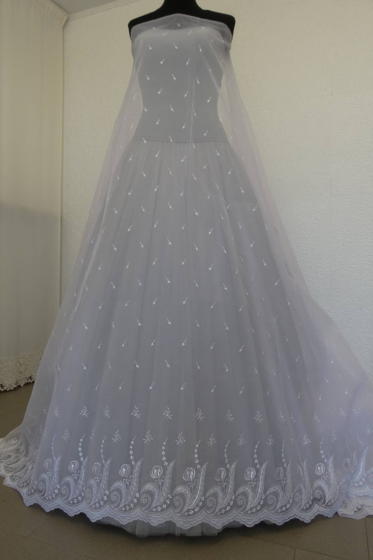 organza ricamata bianco Art 0373LO