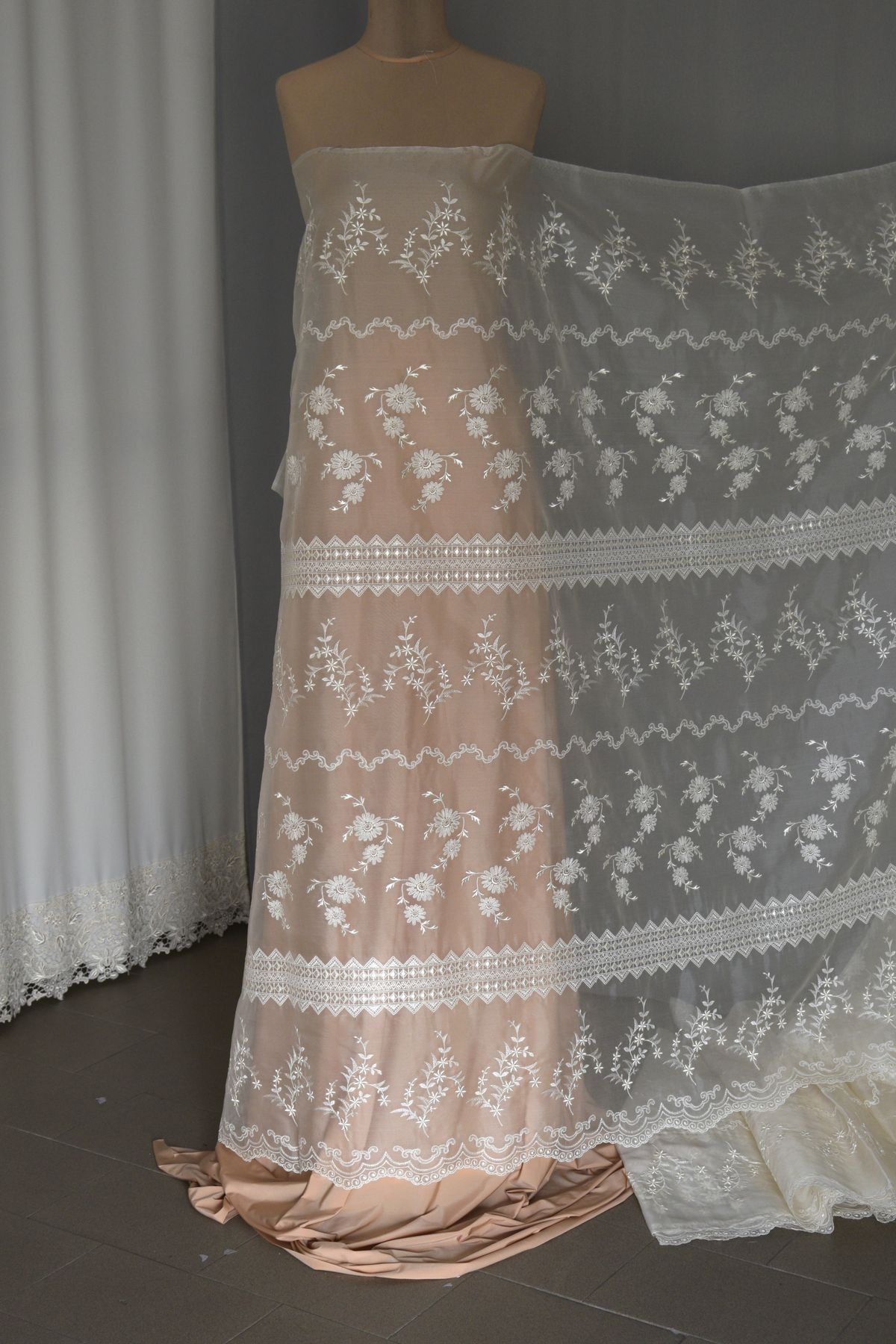 organza ricamata 100 seta avorio h cm 140 Art 0286LOAVST