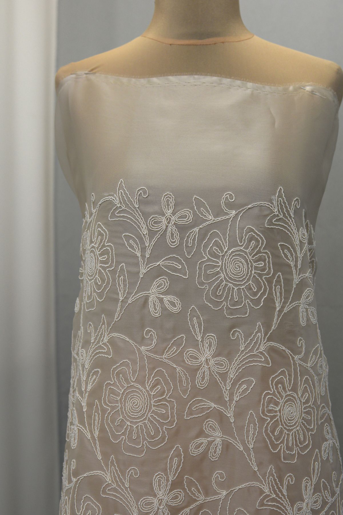 organza 100 seta rebrodato avorio h cm 140 Art 0289LOAVSETA