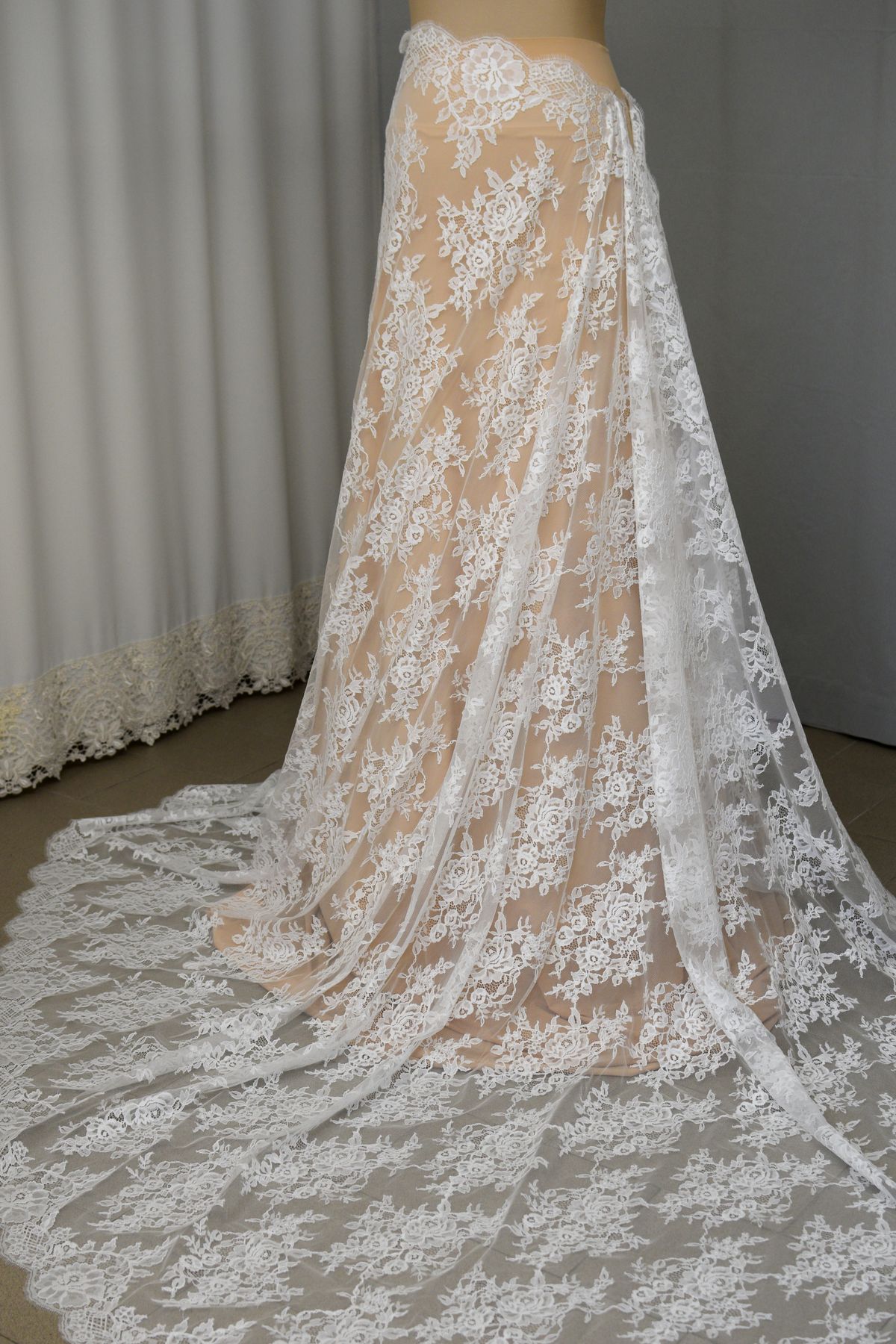 pizzo chantilly h cm 180 colore bianco seta Art 0311S