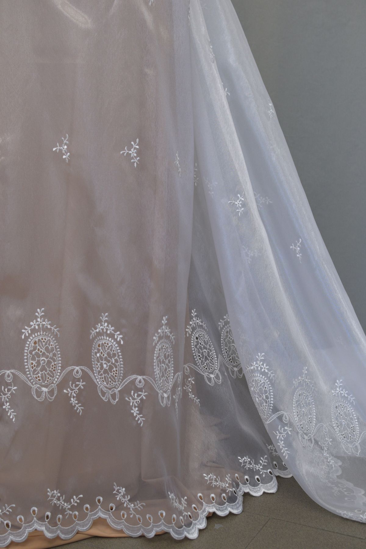 organza ricamata bianco Art 0366LO