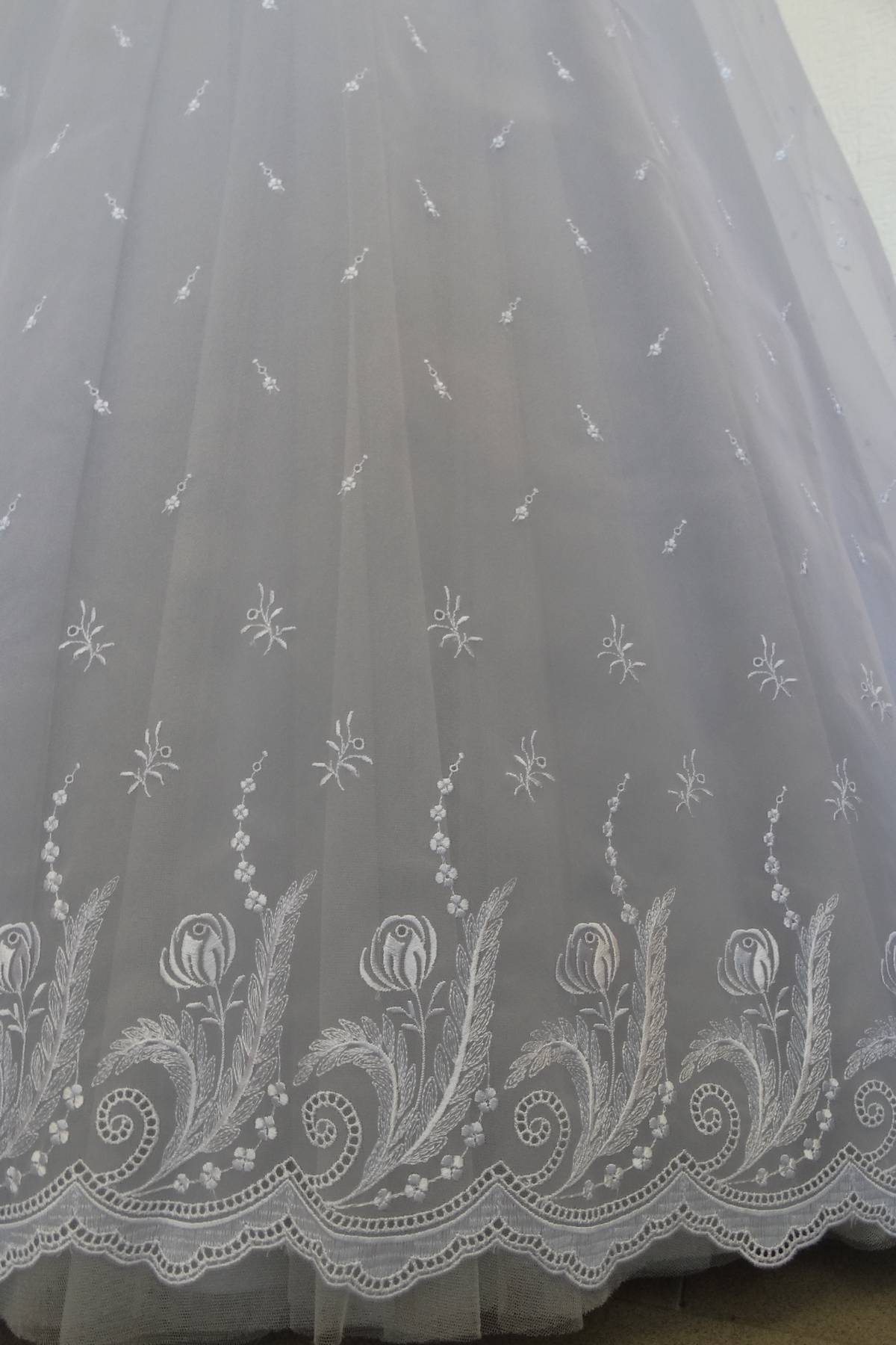 organza ricamata bianco Art 0373LO