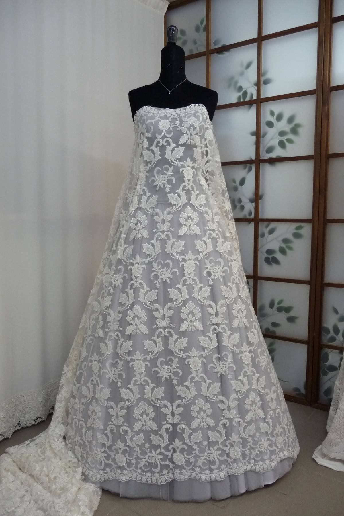 tulle ricamato con perle avorio chiaro h cm 130 Art 0378