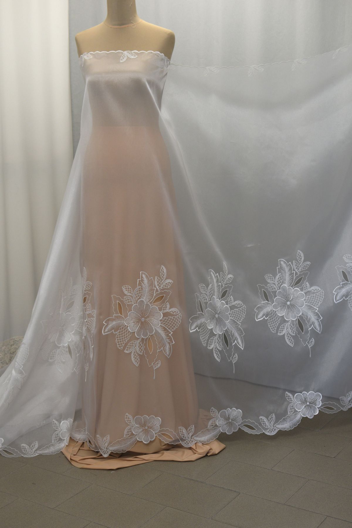 organza ricamata bianco h cm 150 Art 0382LO