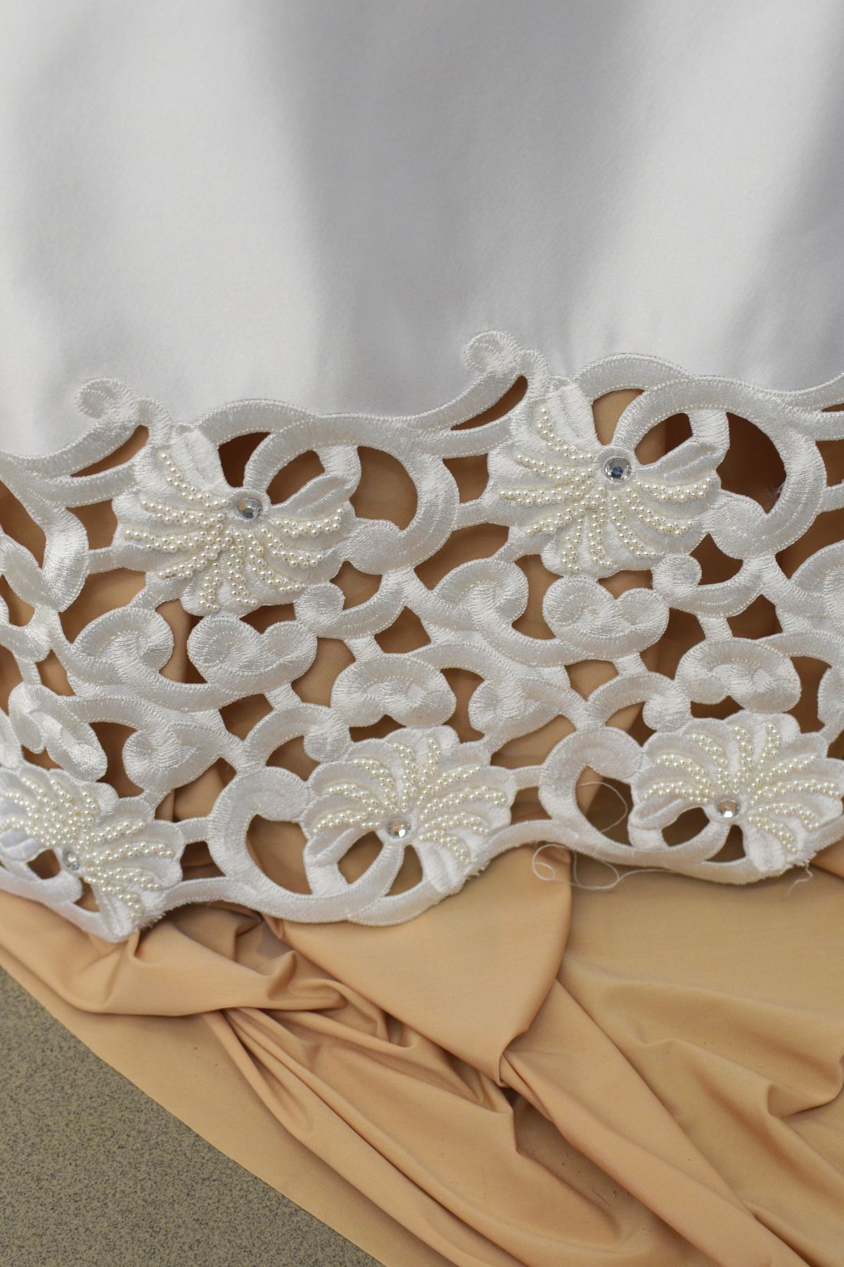 duchesse ricamata con perle intagliato a mano cm 140 Art 0399LDX