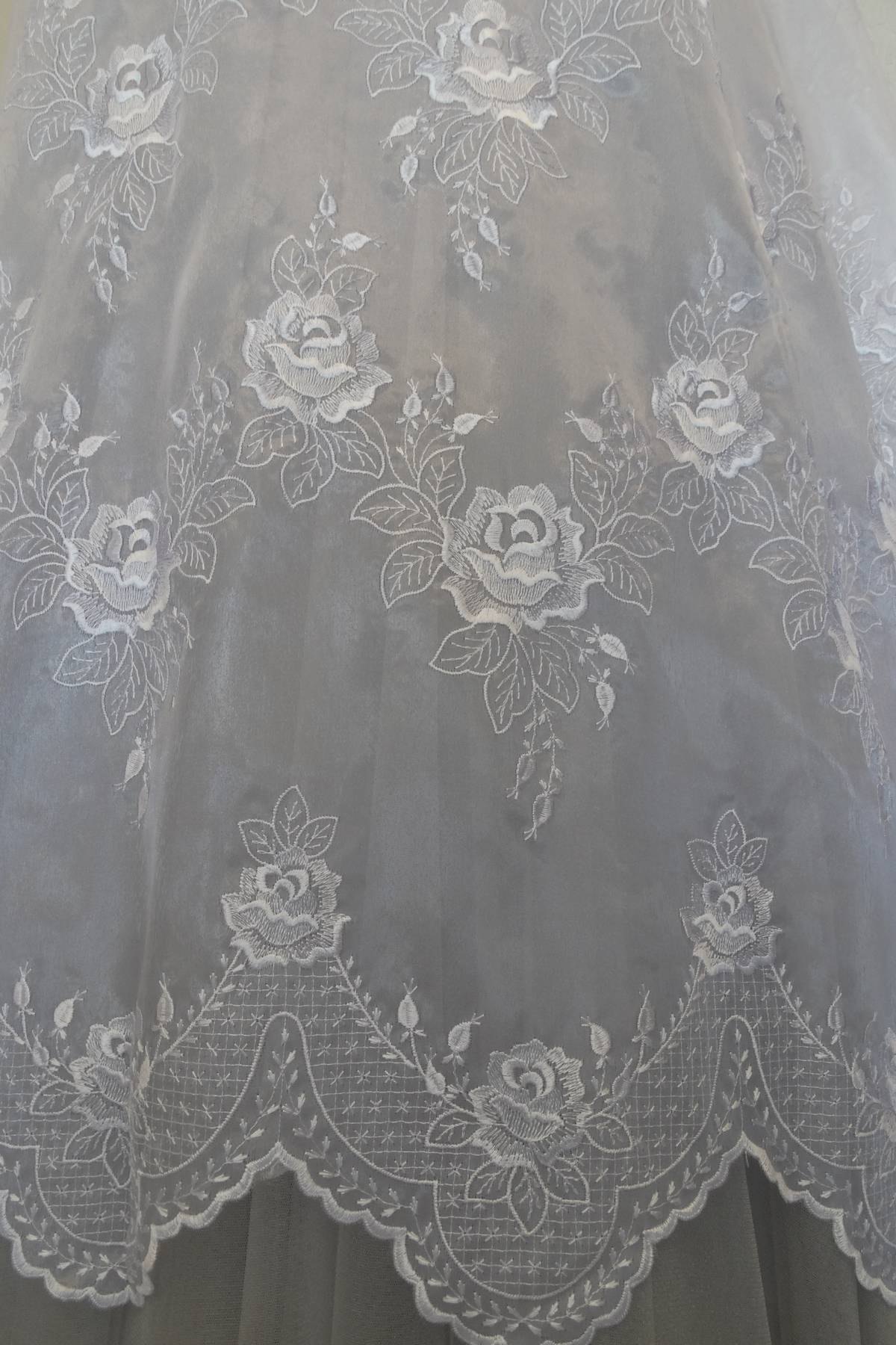 organza ricamata bianco cm 1 40 Art 0406LTUBCO