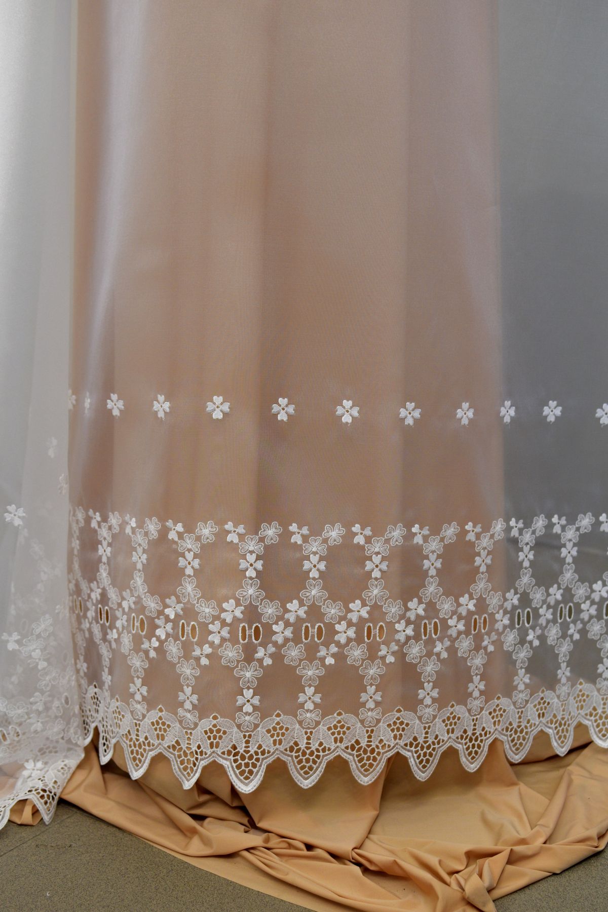 organza ricamata bianco h cm 150 Art 0503LO