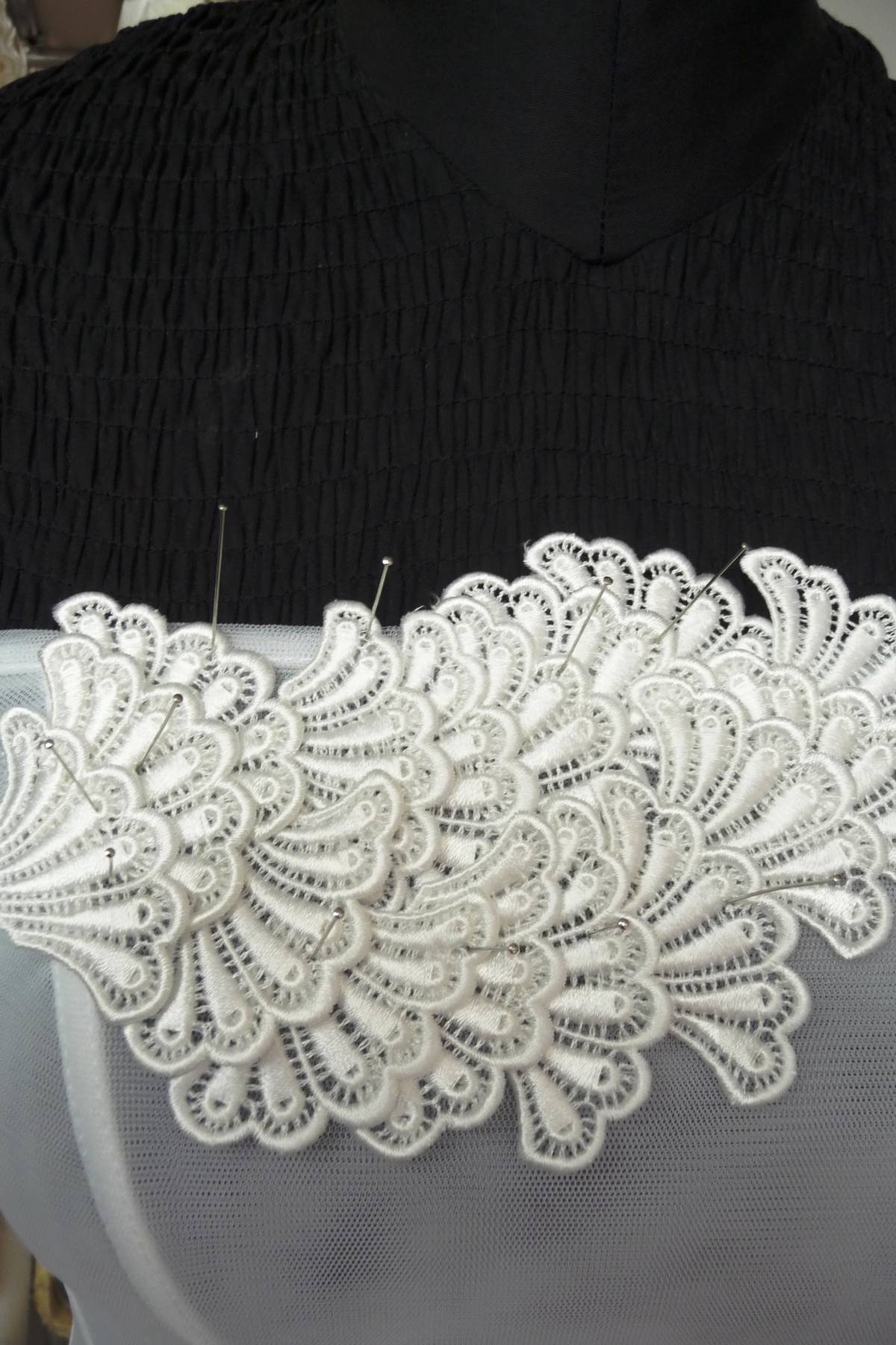 ventaglio macrame bianco (confezioni da 50 pezzi) prezzo cadauno Art F57