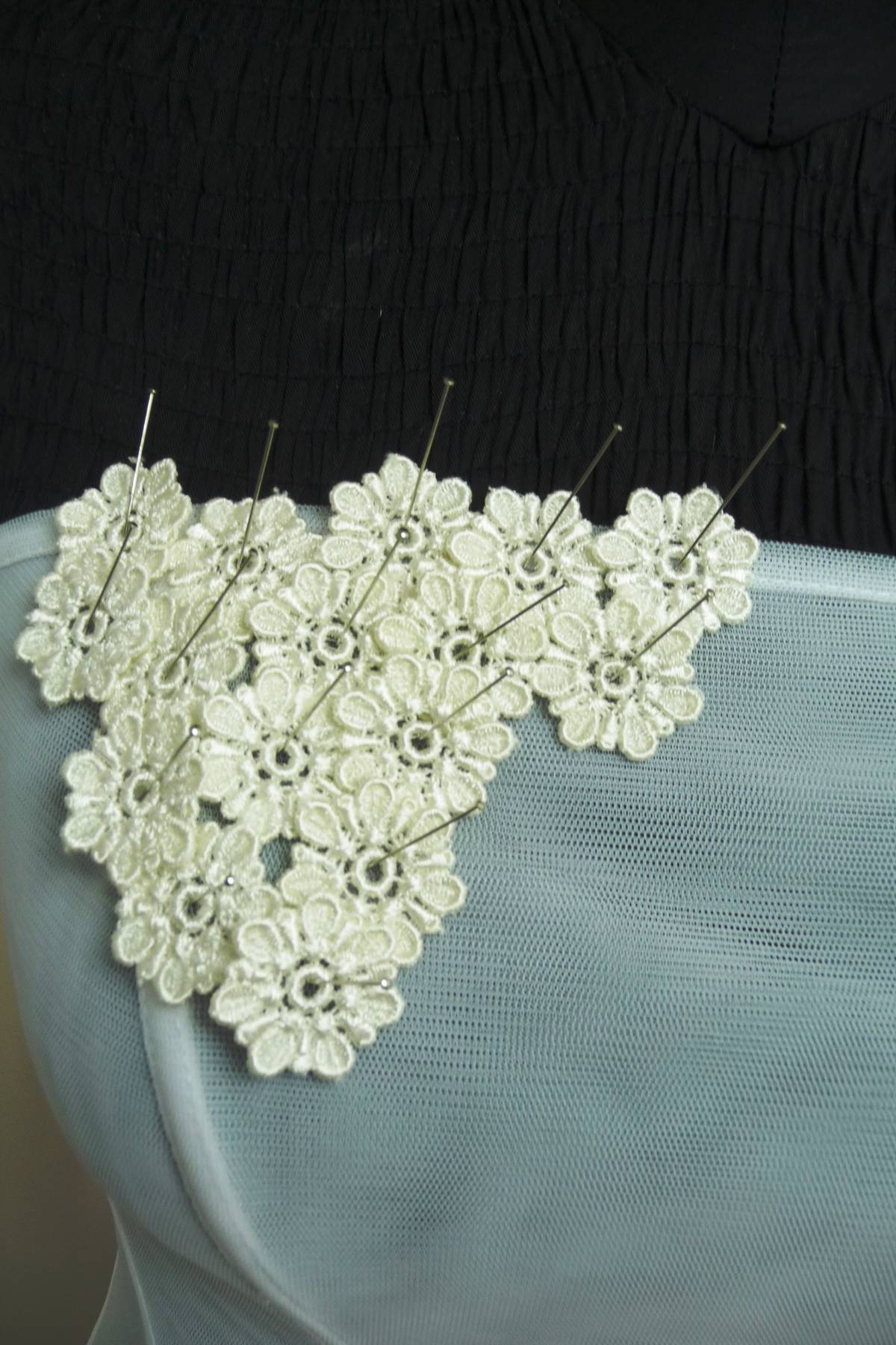 fiore macrame avorio anche bianco seta (confezioni da 30 pezzi) prezzo cadauno Art F5AV