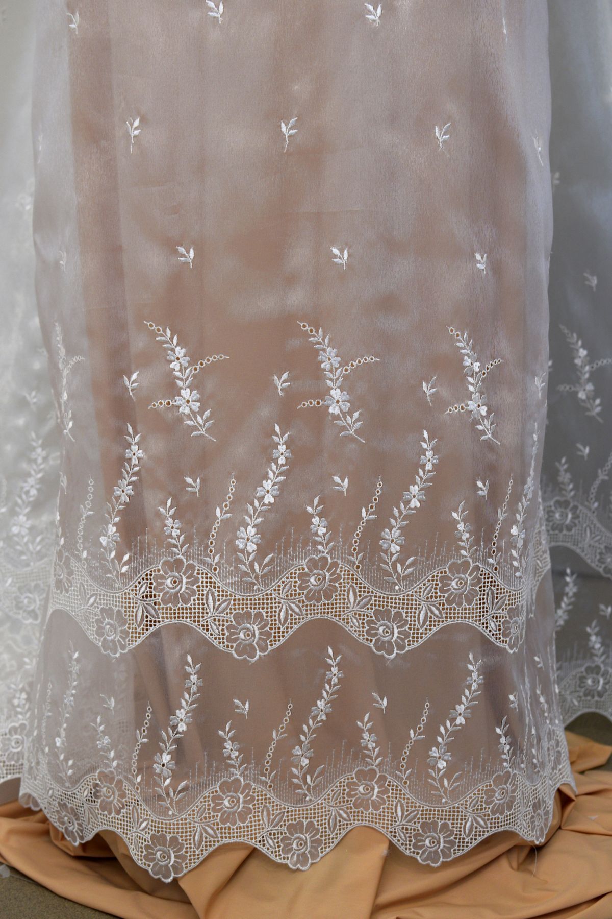 organza ricamata bianco h cm 140 Art 0604LO