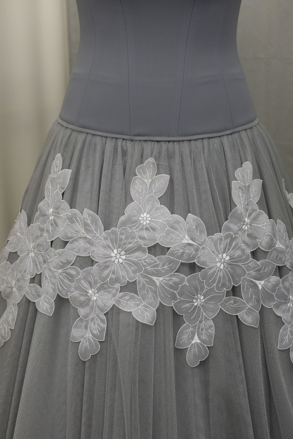 bordo tripla organza intagliato a mano bianco h cm 36 Art 0650BTR
