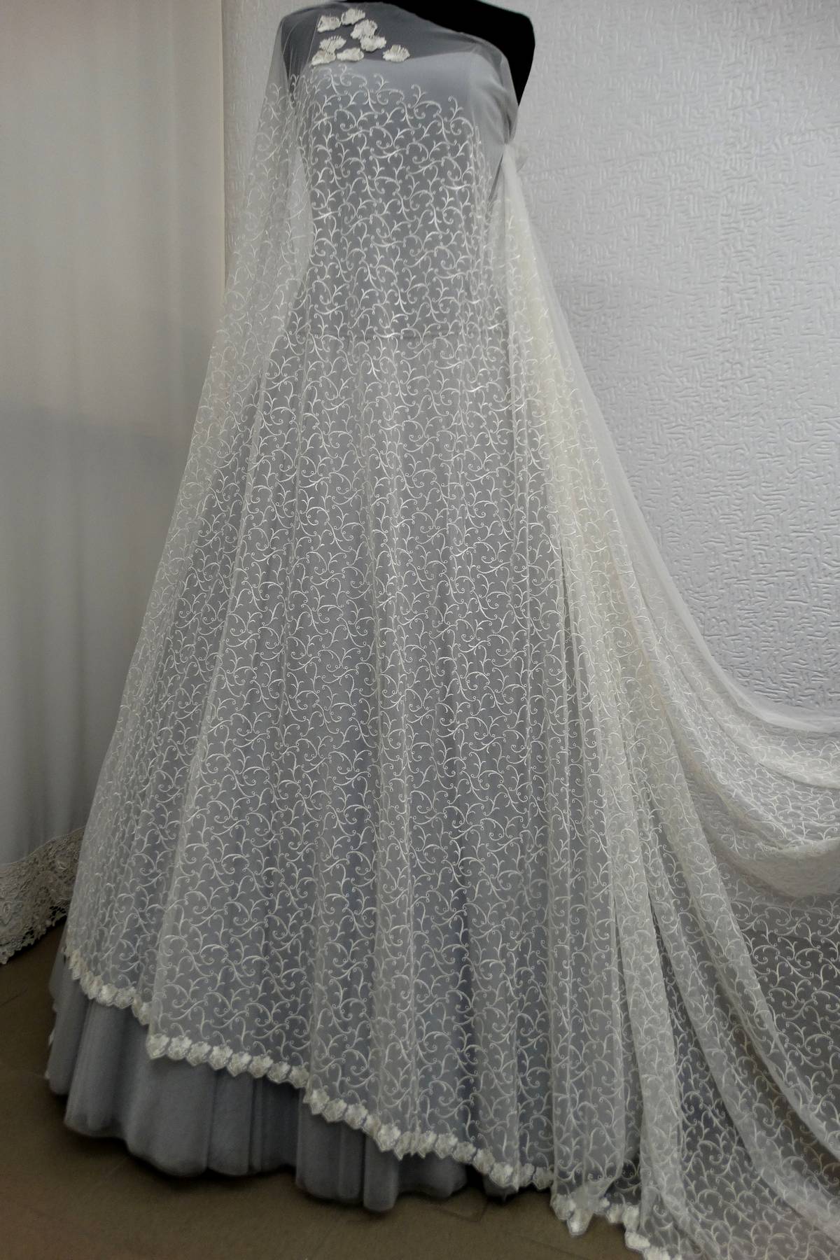 tulle ricamato avorio cm 130 Art 0687LTUAV