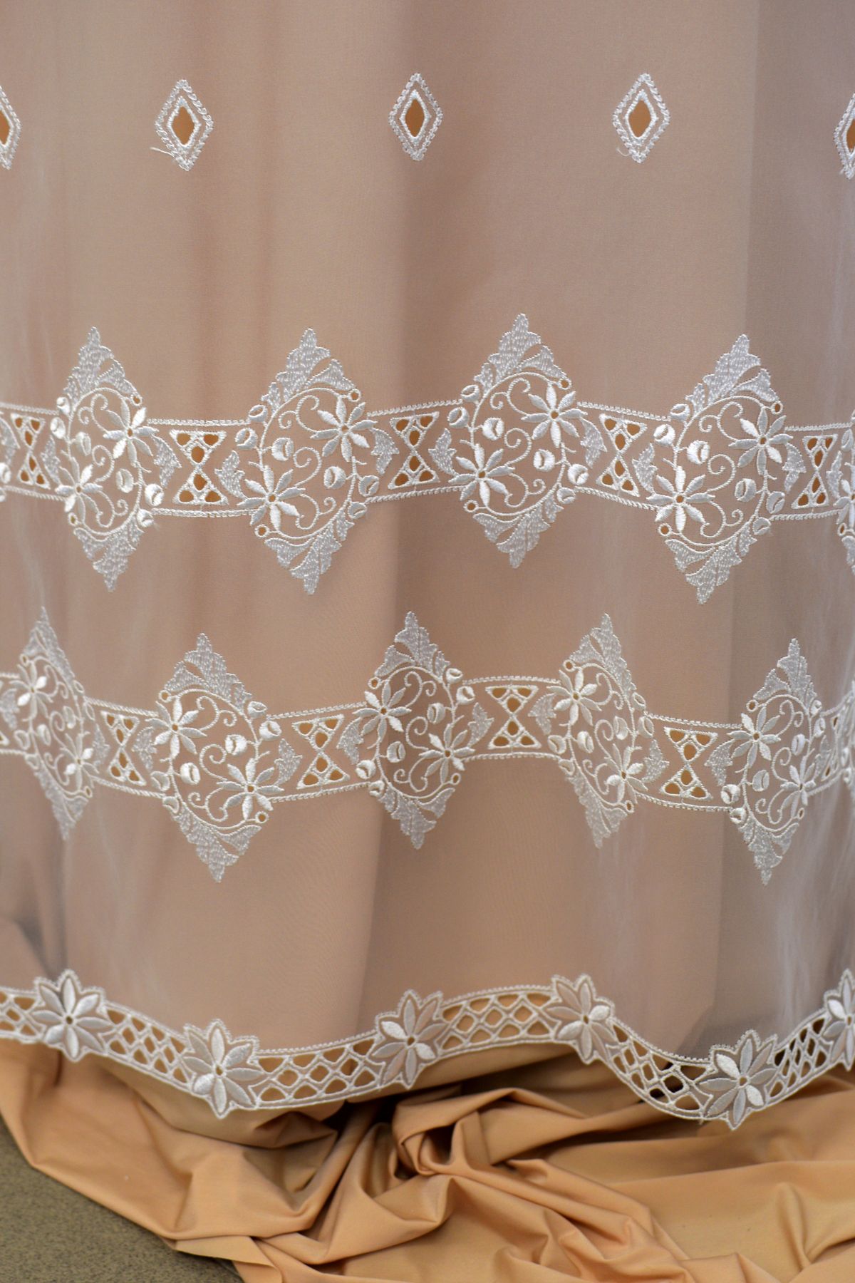 organza 100 poliestere ricamata bianco cm 130 Art 0693LO