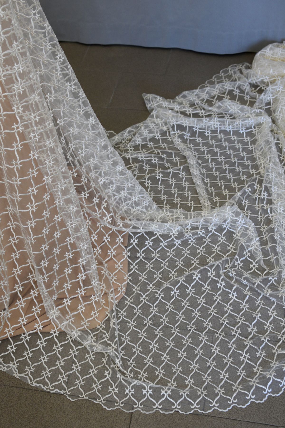 tulle ricamato avorio cm 130 anche bianco seta Art 0707LTUAV