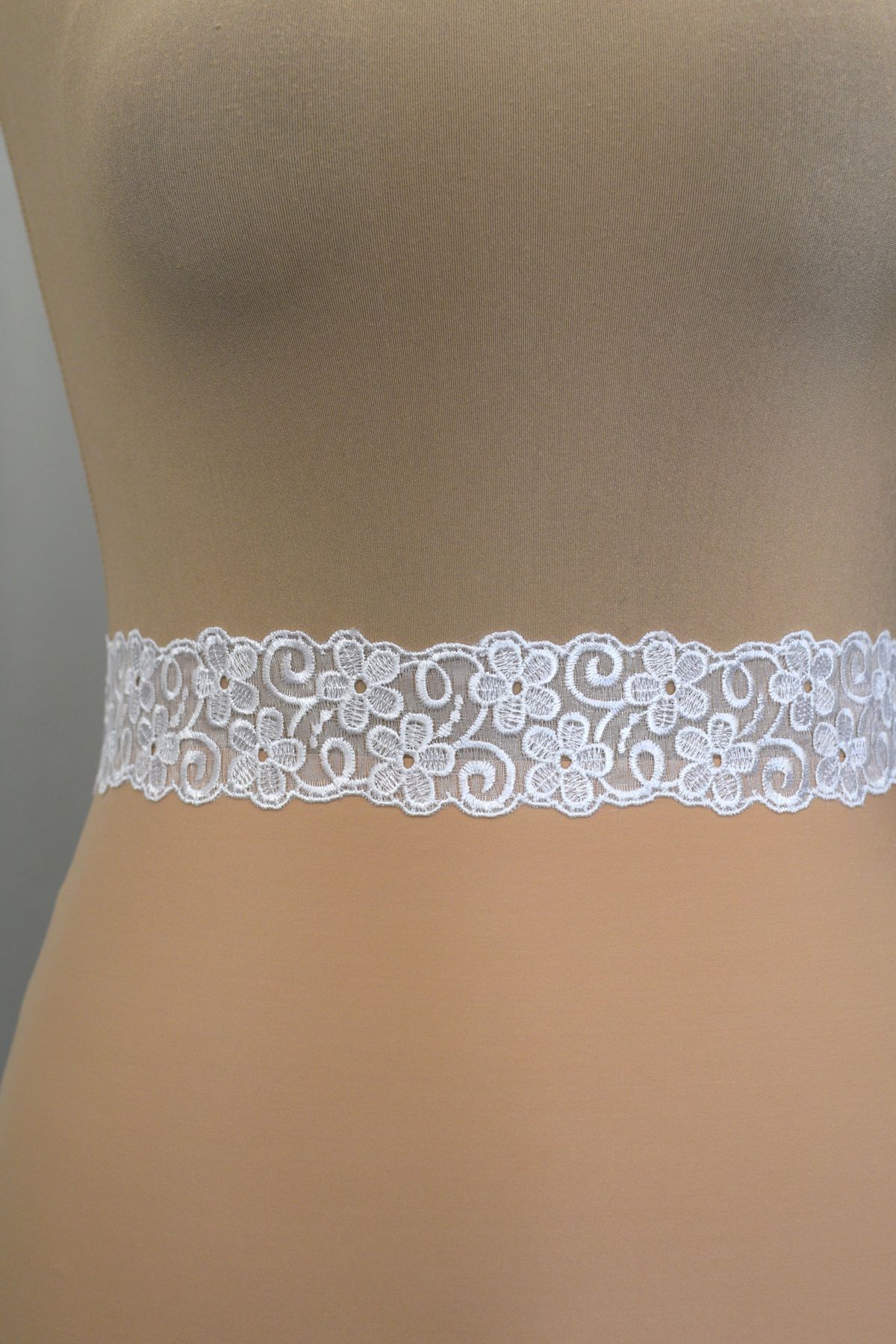 bordo organza ricamato bianco h cm 4 5 Art 0711BO